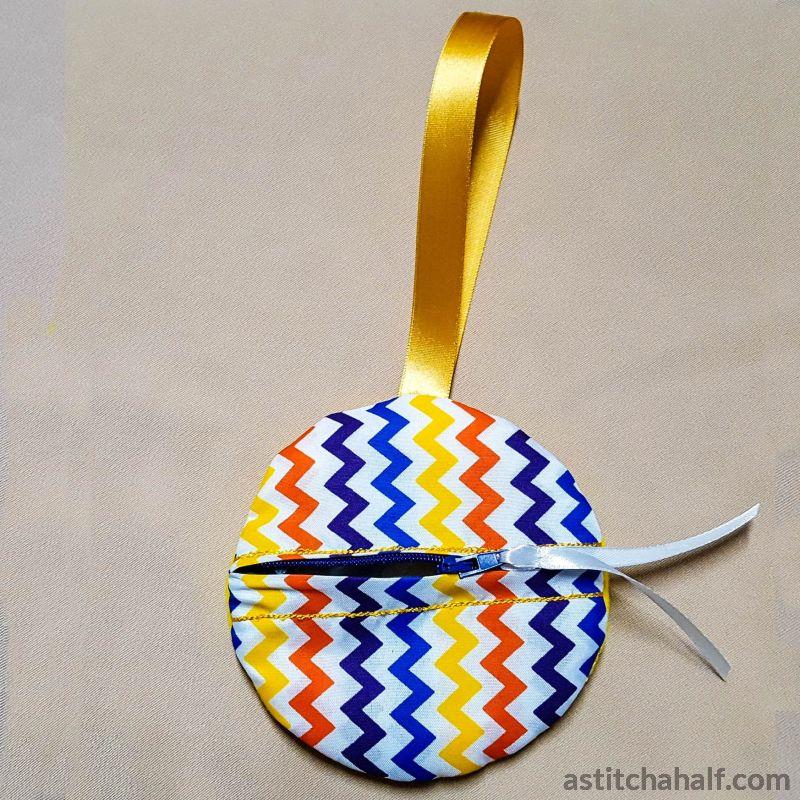 Surprised Emoji He Bag with in-the-hoop Zipper - aStitch aHalf