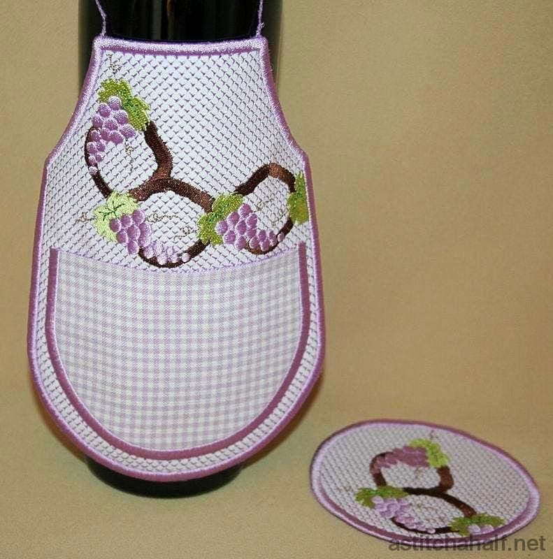 Wine Bottle Apron 02 - a-stitch-a-half